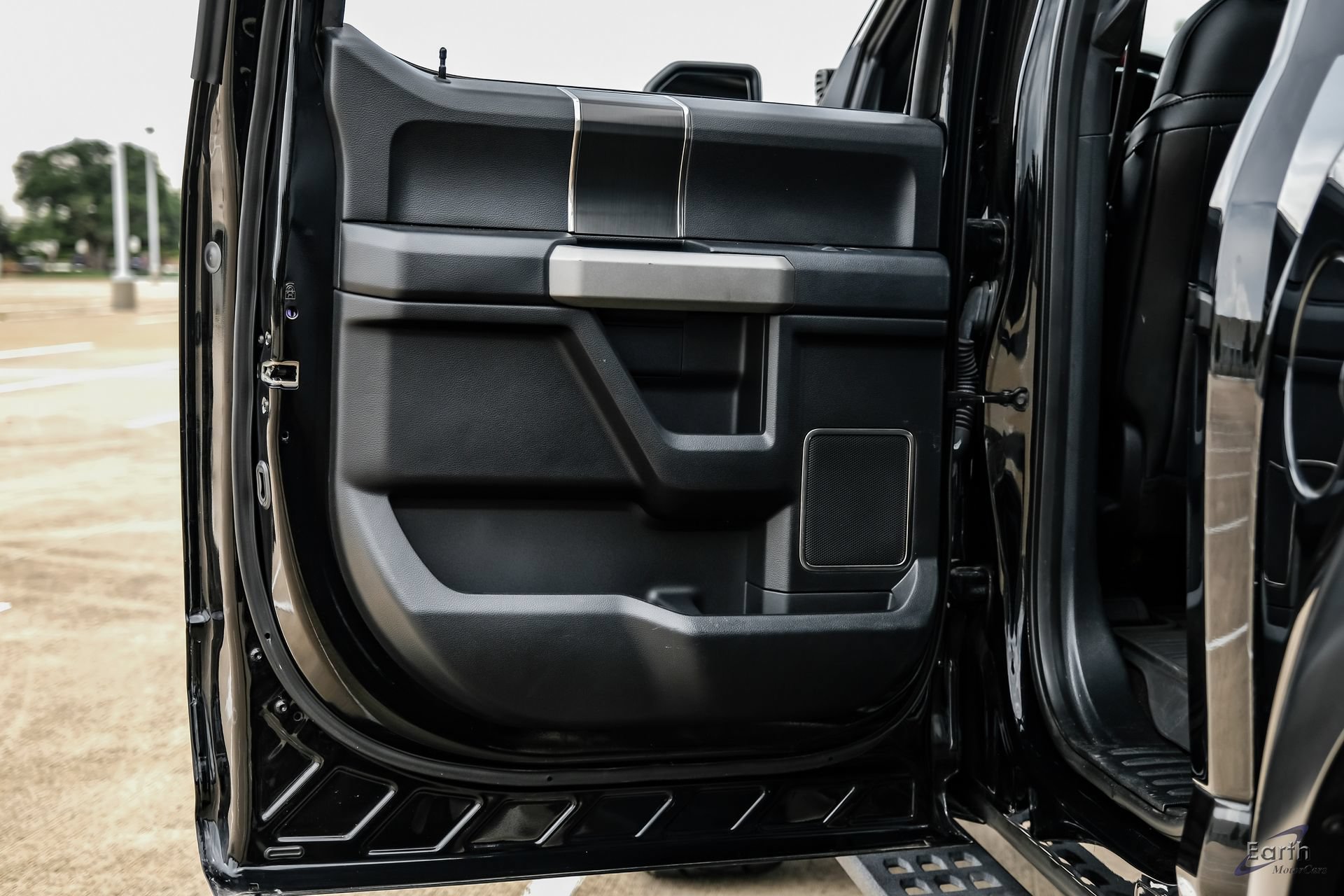 Used 2019 Ford F150 Raptor w/ Equipment Group 802A Luxury AWD/4WD image 95