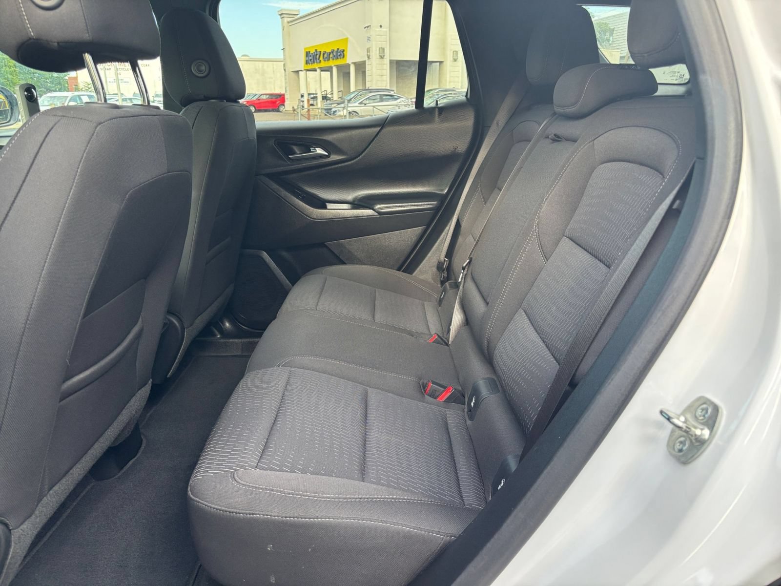 Used 2025 Chevrolet Equinox LT FWD image 24