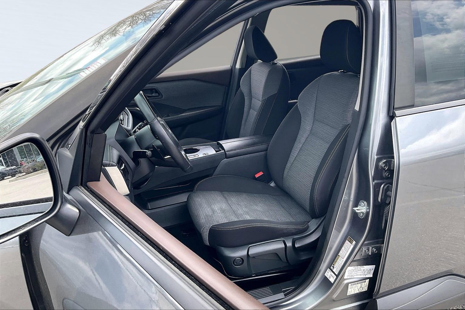 Used 2021 Nissan Rogue S image 25