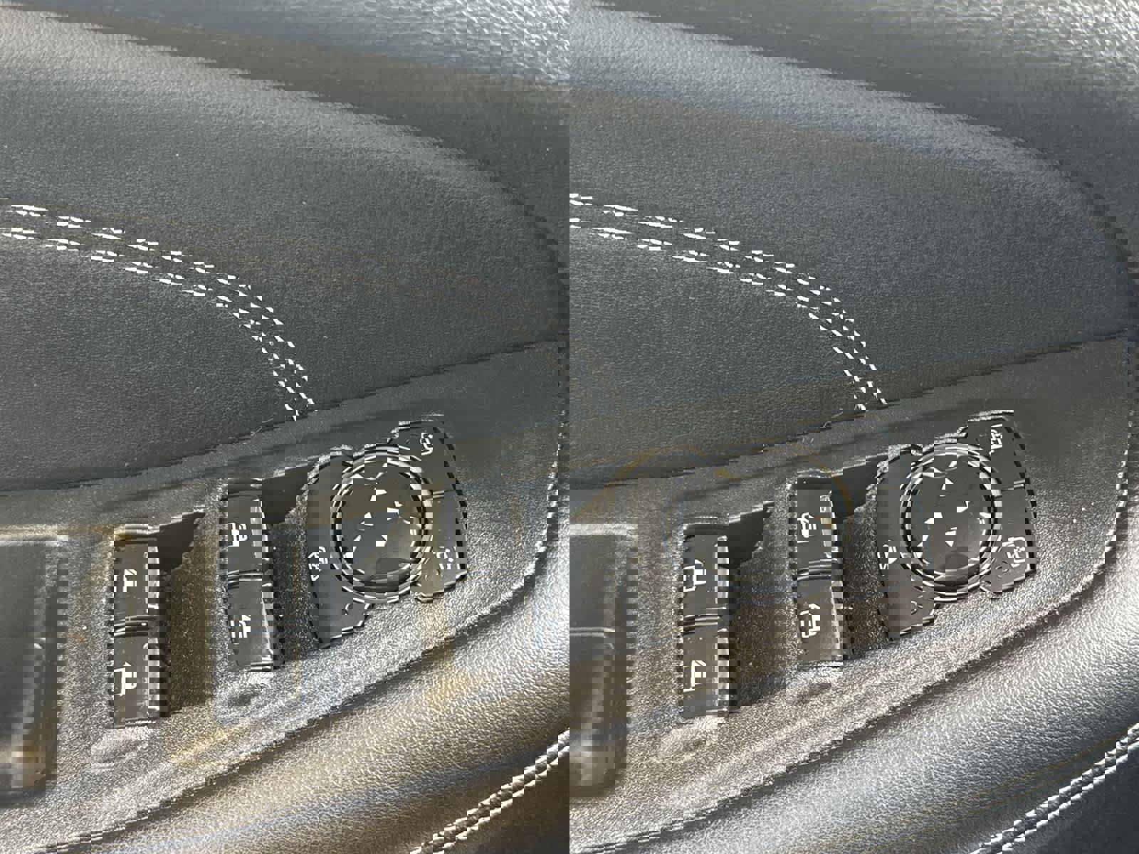 Used 2021 Ford Edge Titanium image 22