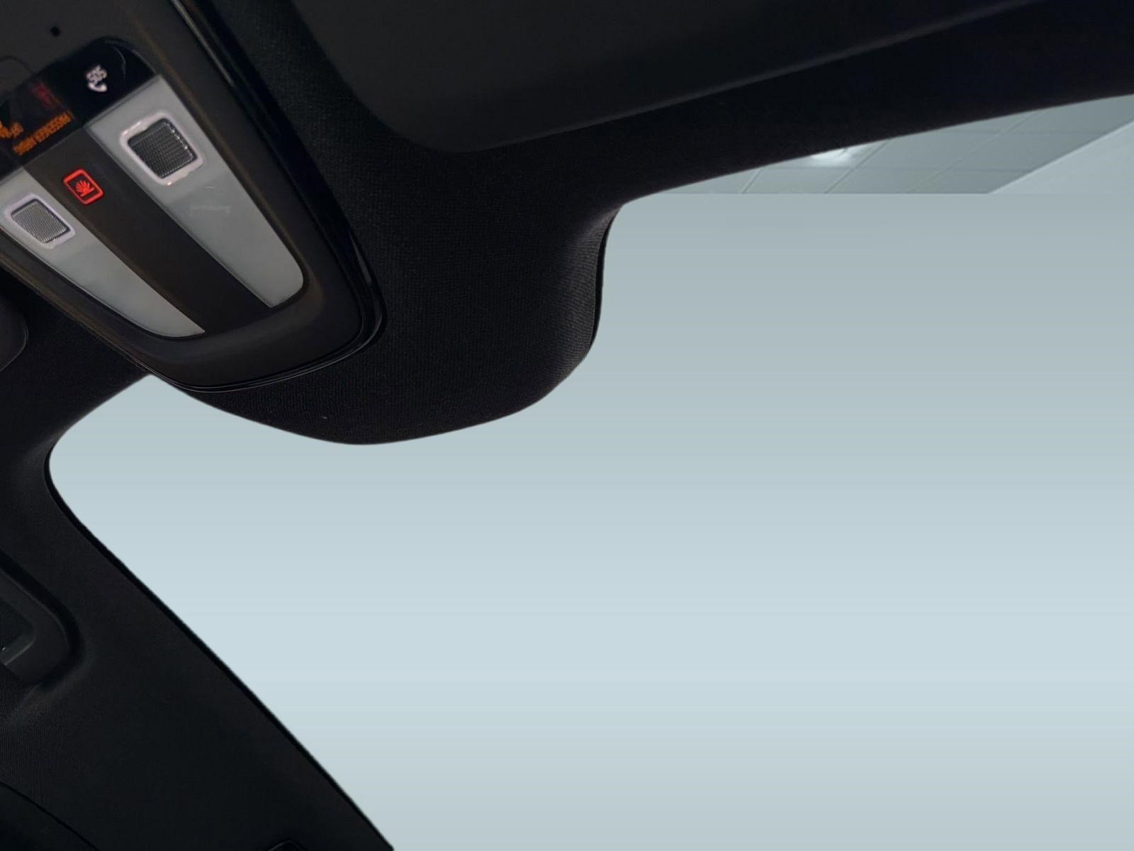 Certified 2023 Volvo C40 P8 Recharge Ultimate w/ Protection Package Premier image 15