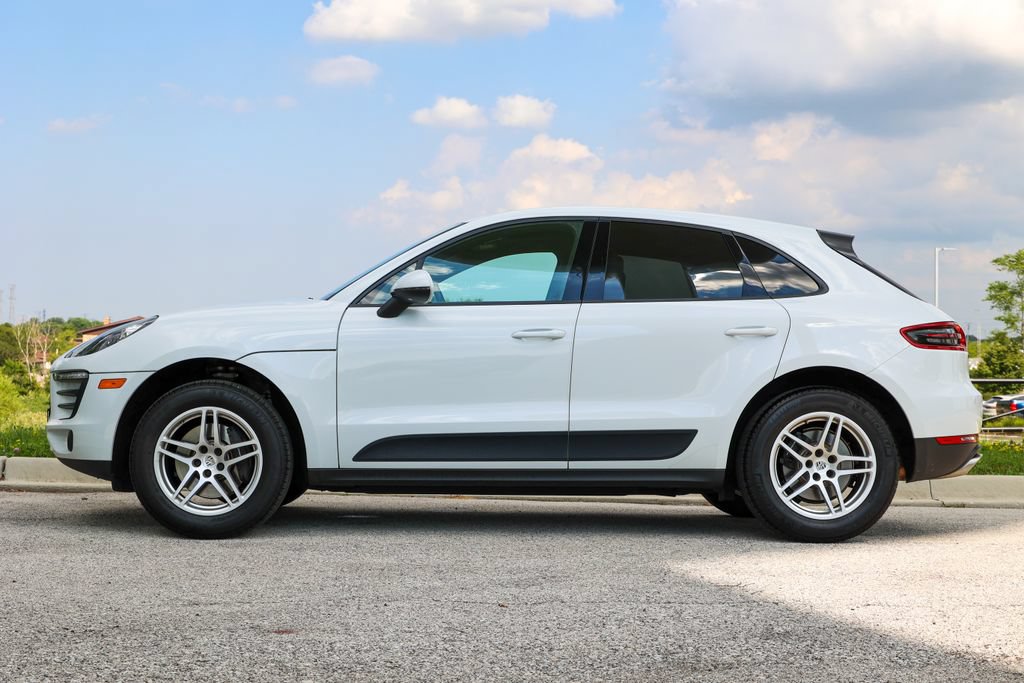 Certified 2017 Porsche Macan AWD/4WD image 2