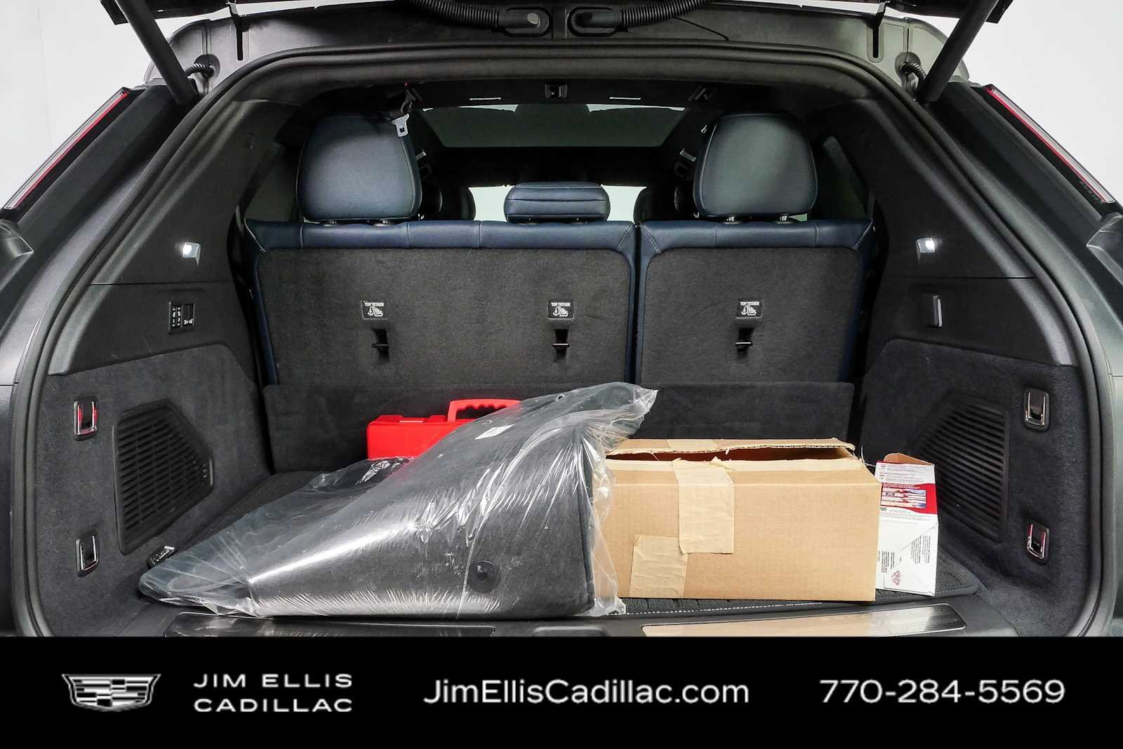 Used 2025 Cadillac Escalade IQ Luxury 2 w/ LPO, Premium Carpet Package AWD/4WD image 32