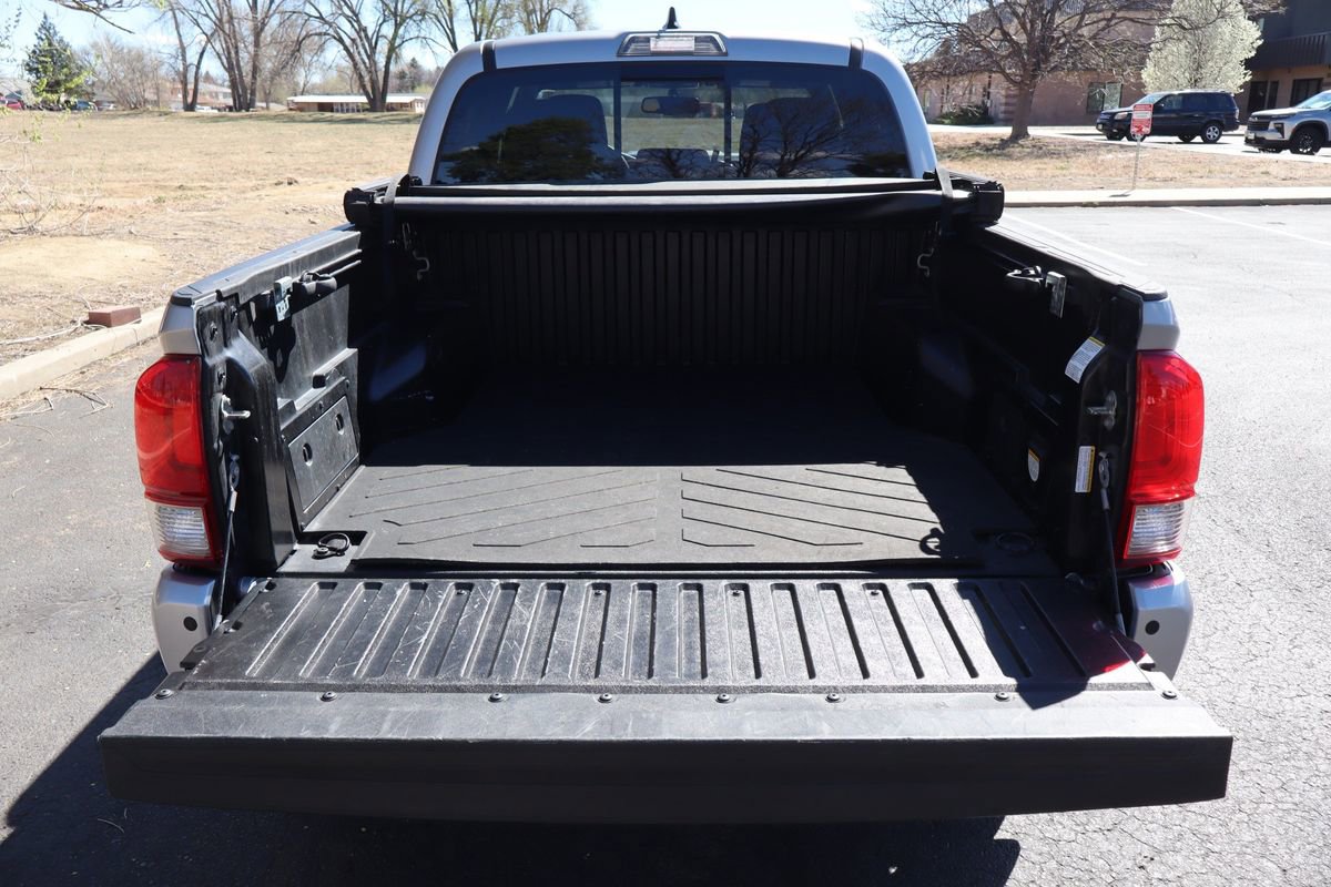 Used 2017 Toyota Tacoma TRD Sport image 15