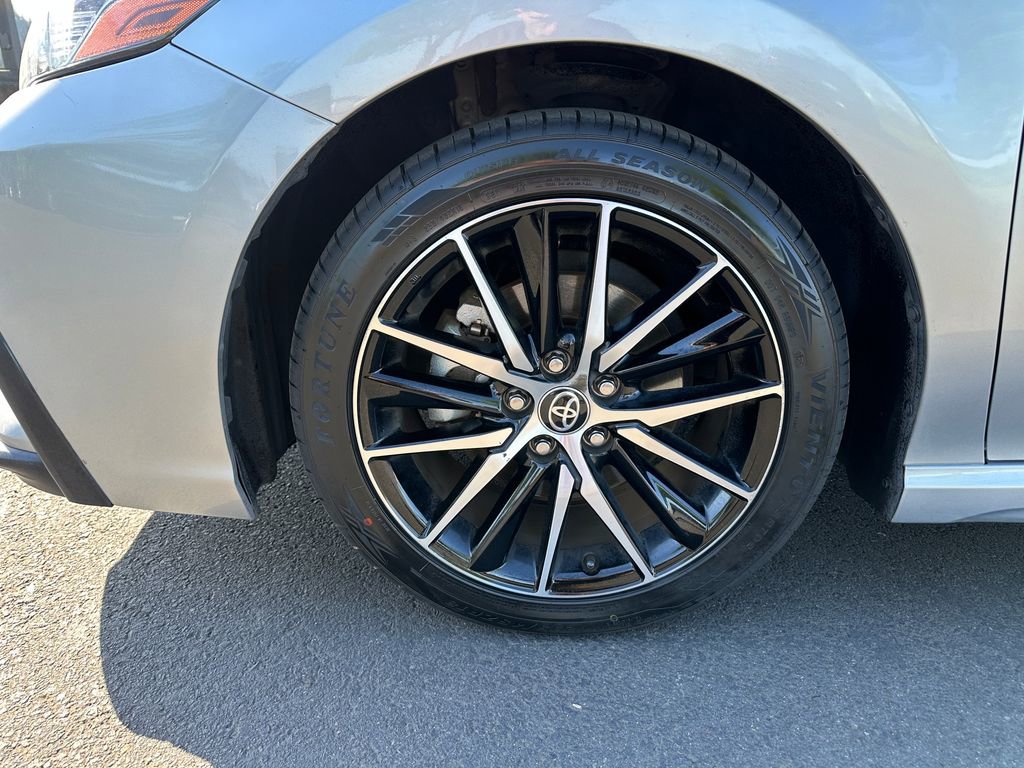 Used 2024 Toyota Camry SE FWD image 12