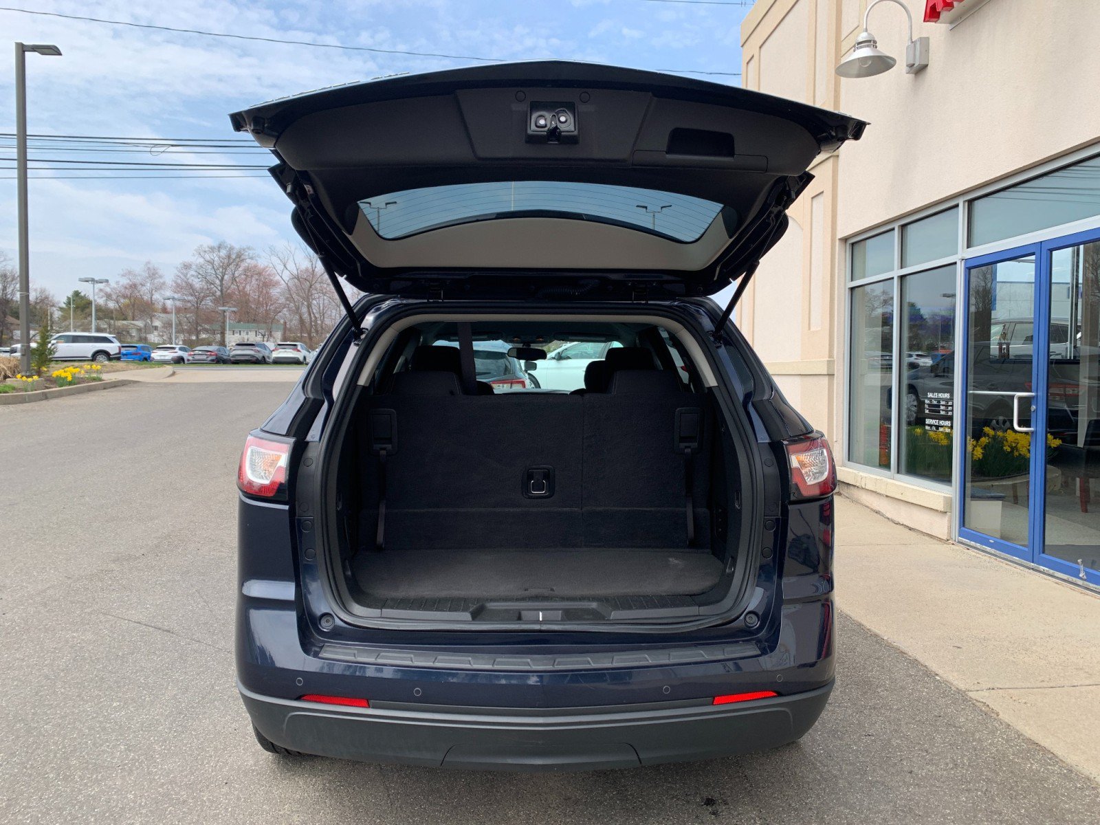Used 2017 Chevrolet Traverse LT w/ Style and Technology Package AWD/4WD image 8