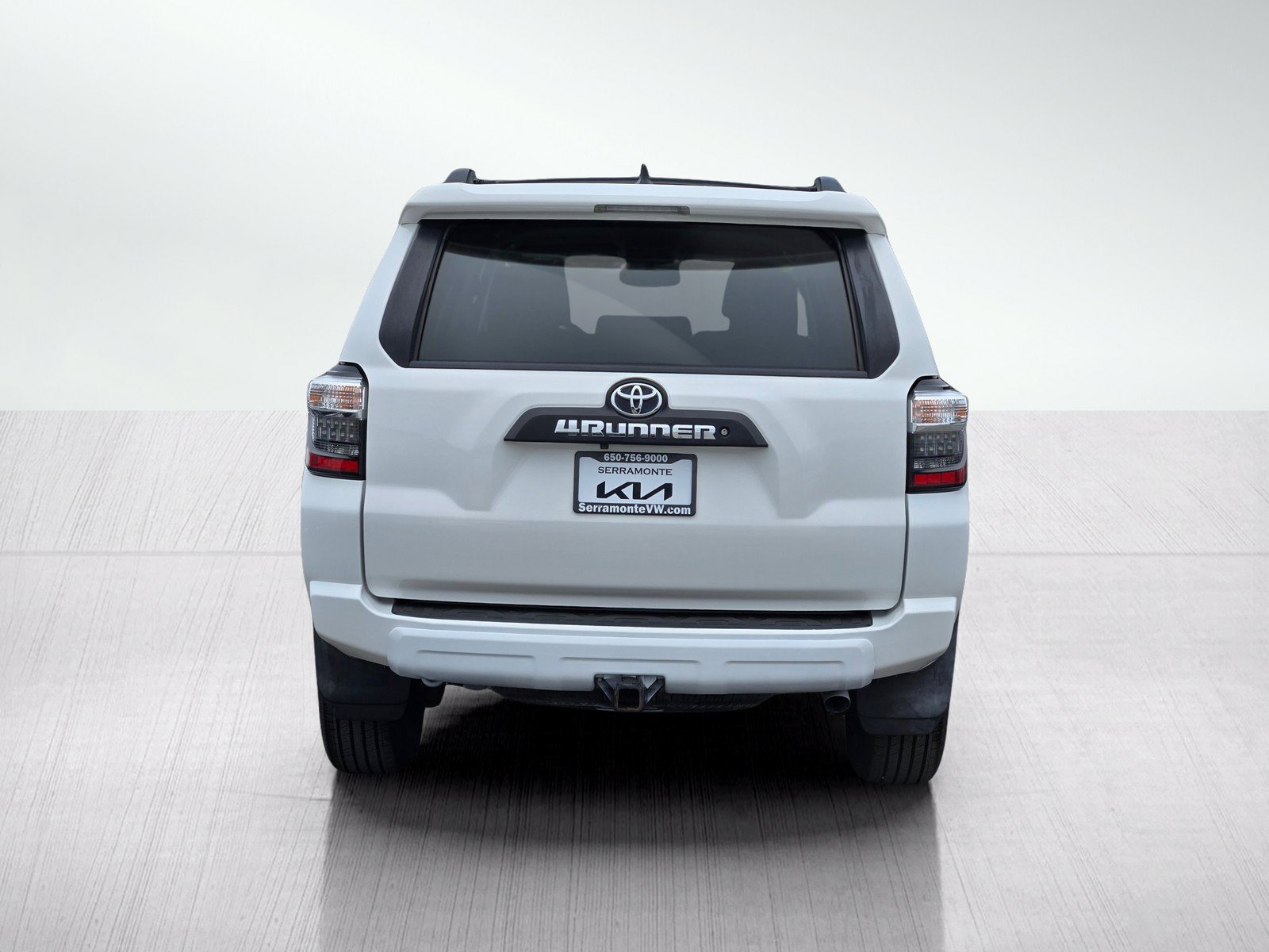 Used 2018 Toyota 4Runner TRD Off-Road AWD/4WD image 5