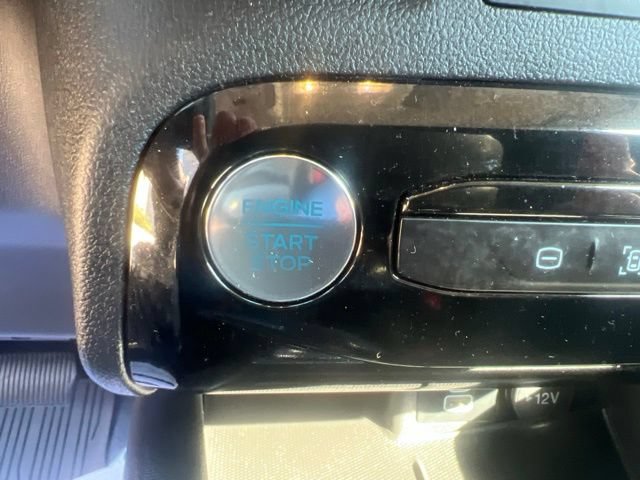 Used 2025 Ford Escape SE FWD image 31