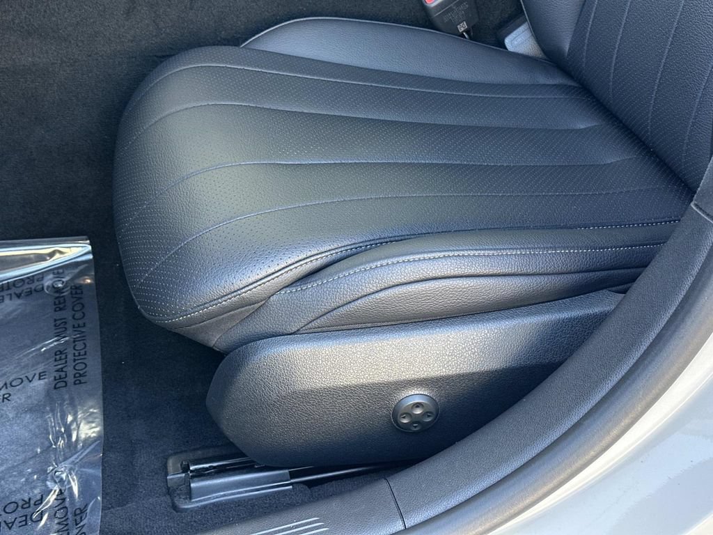 Used 2025 Mercedes-Benz E 350 4MATIC Sedan image 27