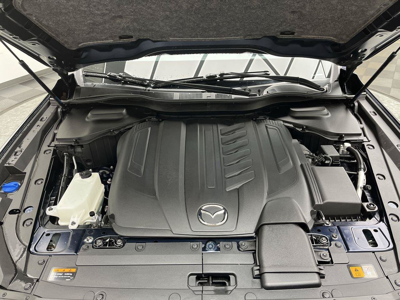 Certified 2024 MAZDA CX-90 3.3 Turbo w/ Preferred Plus AWD/4WD image 2