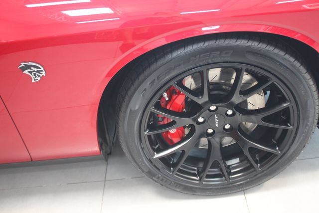 Used 2016 Dodge Challenger SRT Hellcat RWD image 31