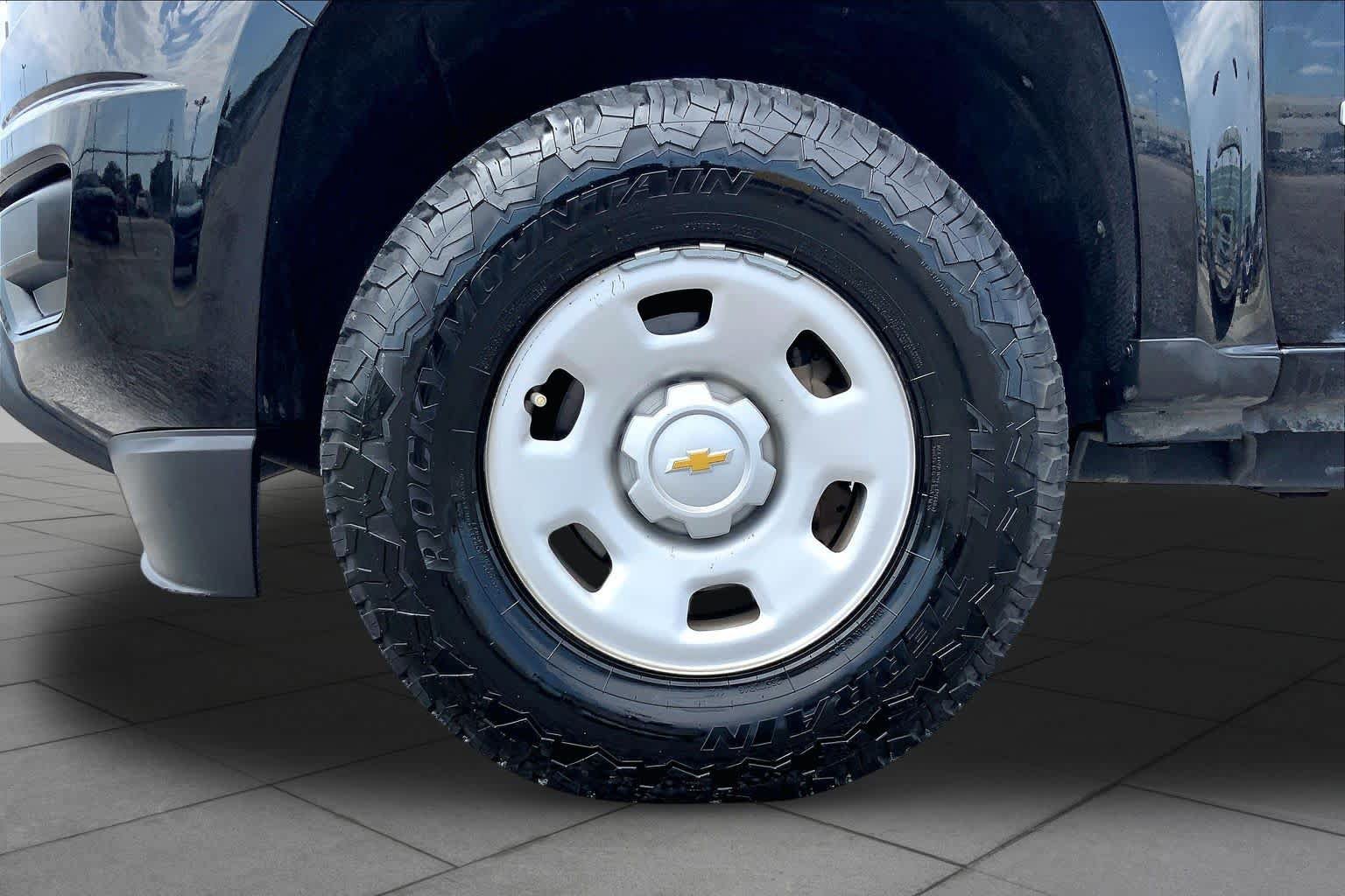 Used 2020 Chevrolet Colorado W/T w/ WT Convenience Package RWD image 11