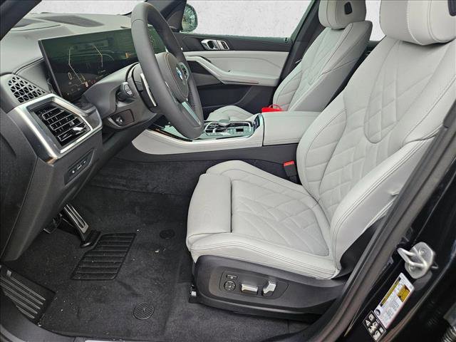 New 2026 BMW X5 xDrive40i w/ M Sport Package AWD/4WD image 4
