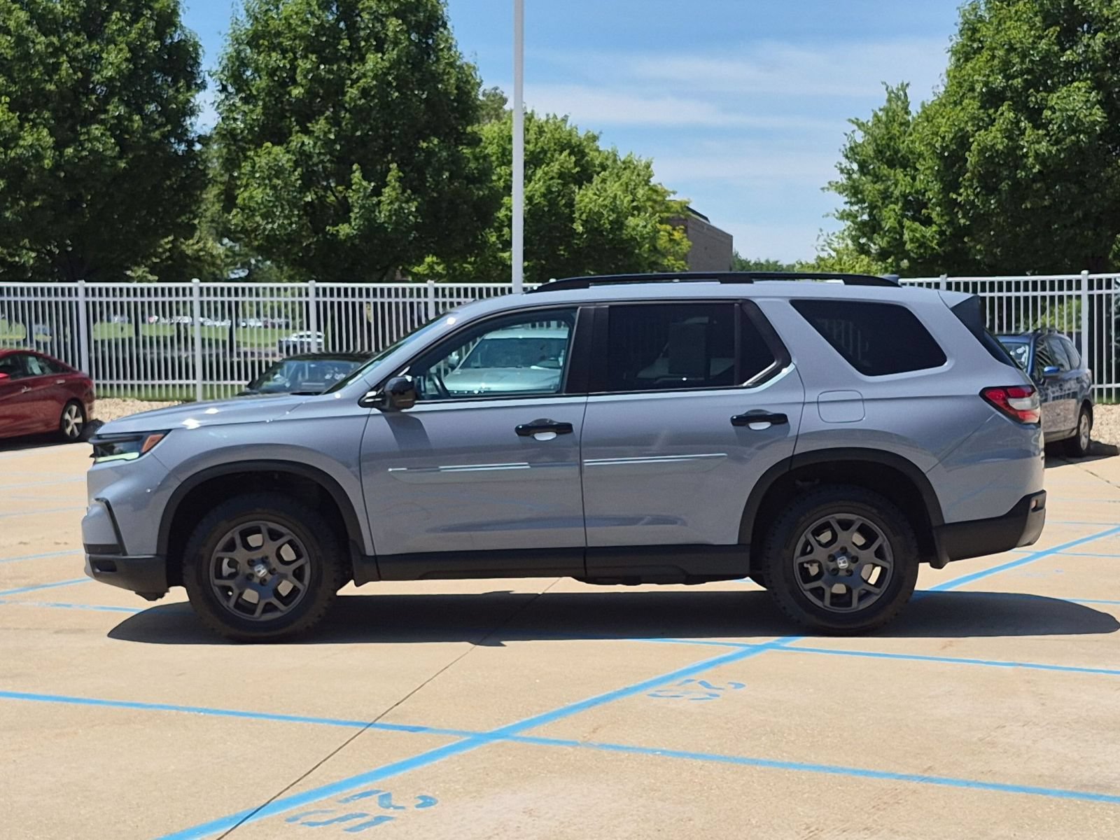Certified 2024 Honda Pilot TrailSport image 9