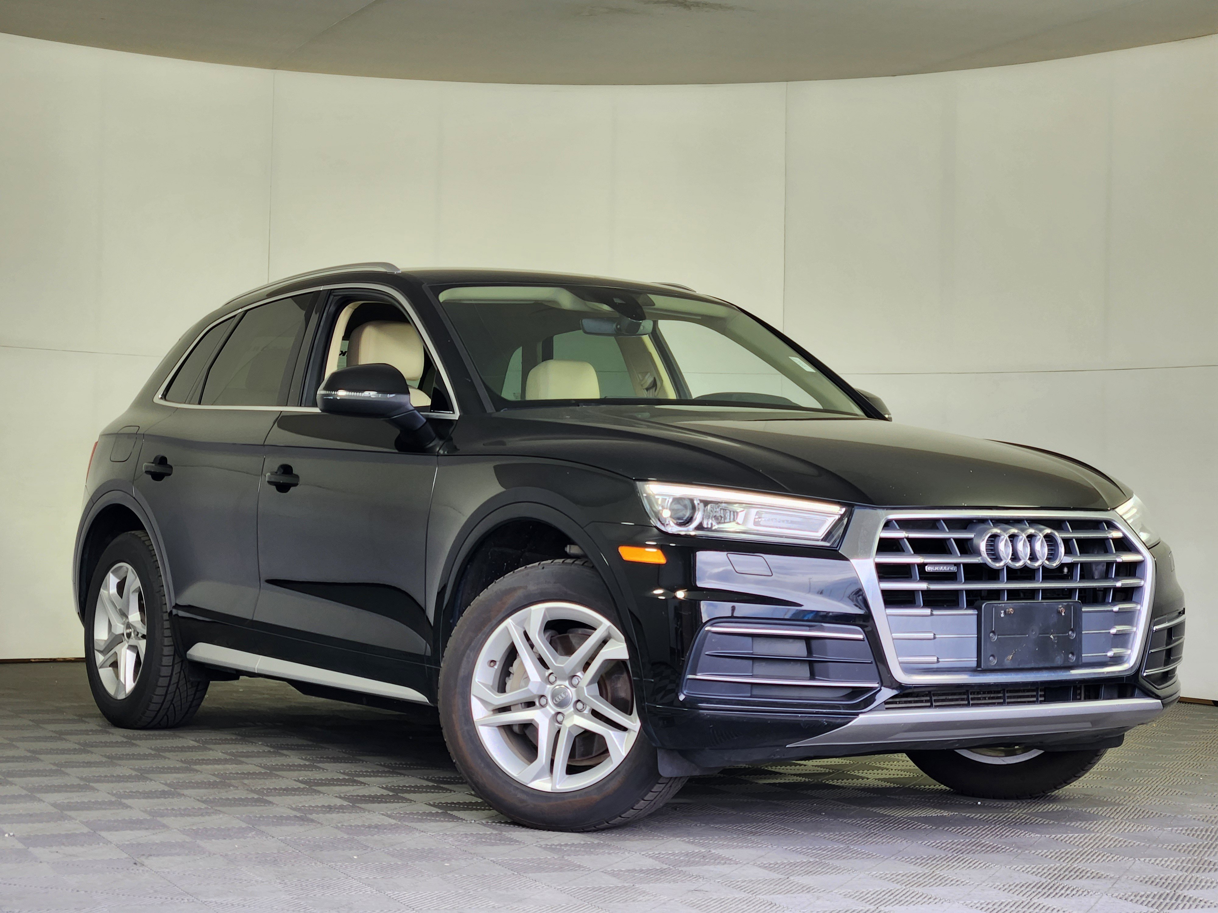 Used 2019 Audi Q5 2.0T Premium w/ Convenience Package AWD/4WD image 1