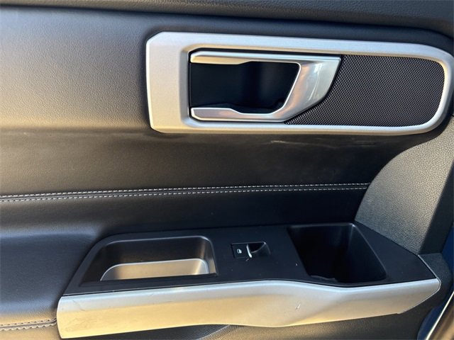 Used 2022 Ford Explorer XLT image 46