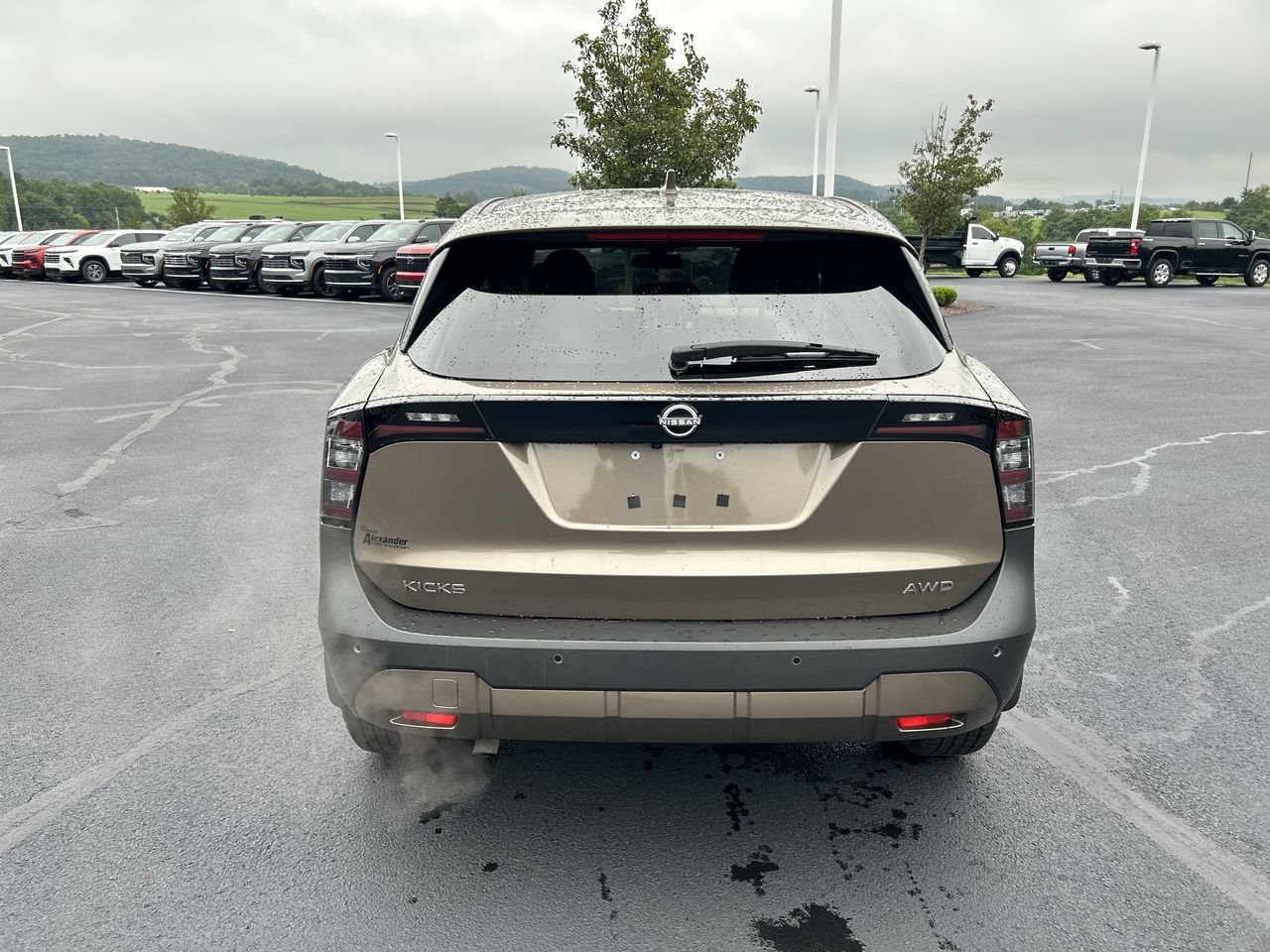 Used 2025 Nissan Kicks SV w/ Charging Package AWD/4WD image 6