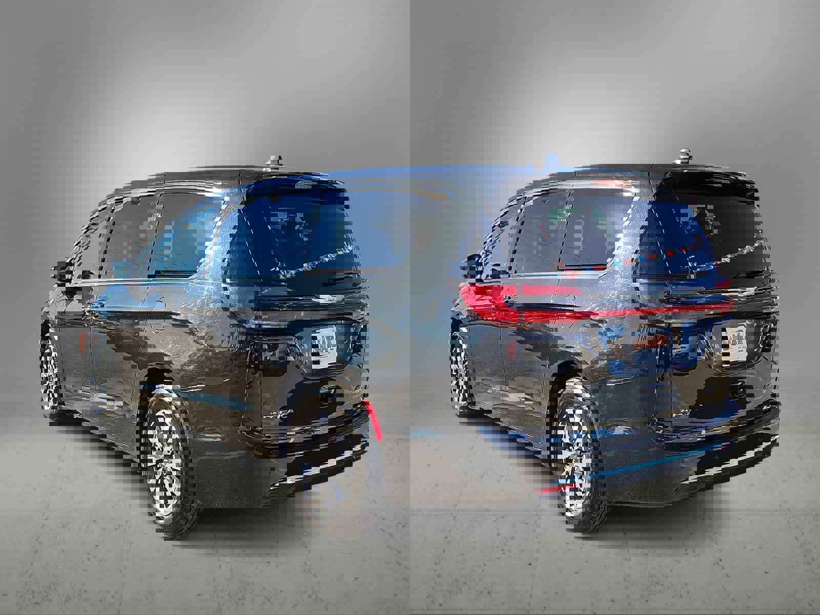 Used 2023 Chrysler Pacifica Touring-L image 7