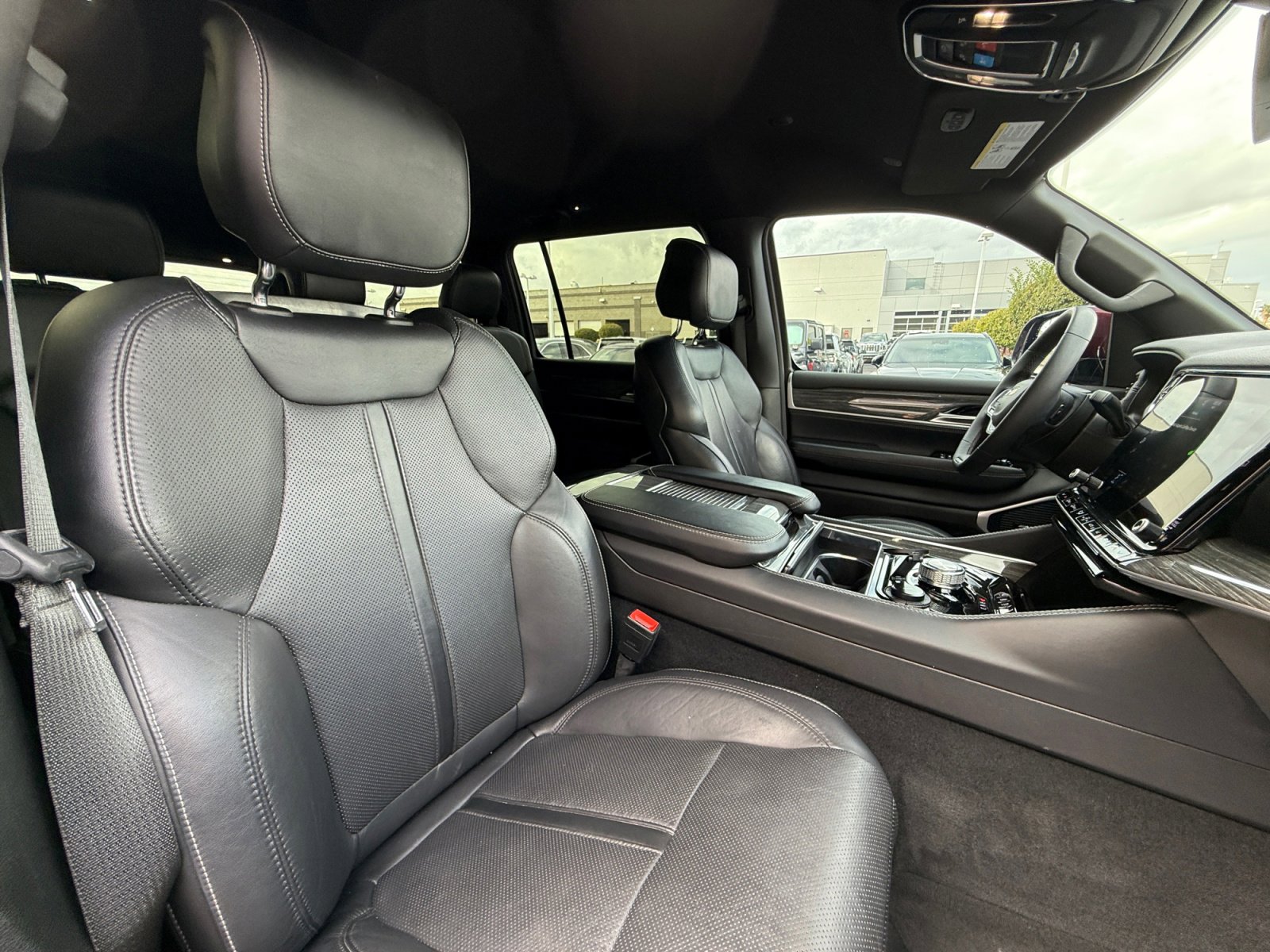 Used 2022 Jeep Wagoneer Series II image 19