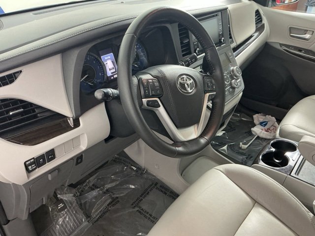 Used 2020 Toyota Sienna XLE Premium image 40