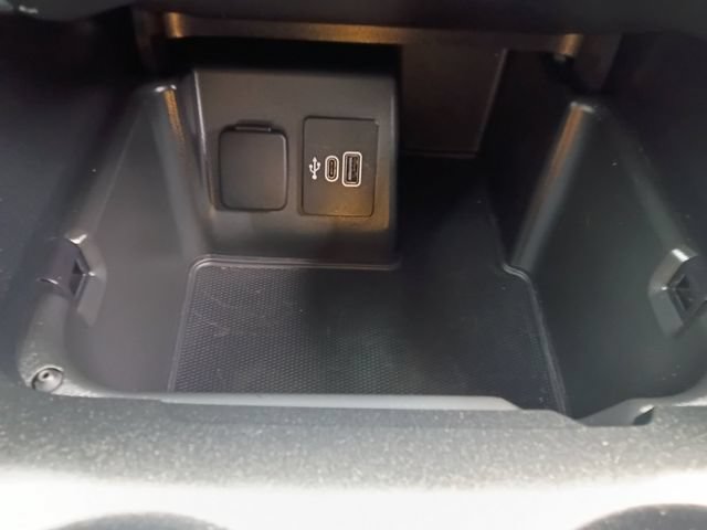 Used 2025 Ford Explorer ST-Line w/ ST-Line Street Pack AWD/4WD image 6