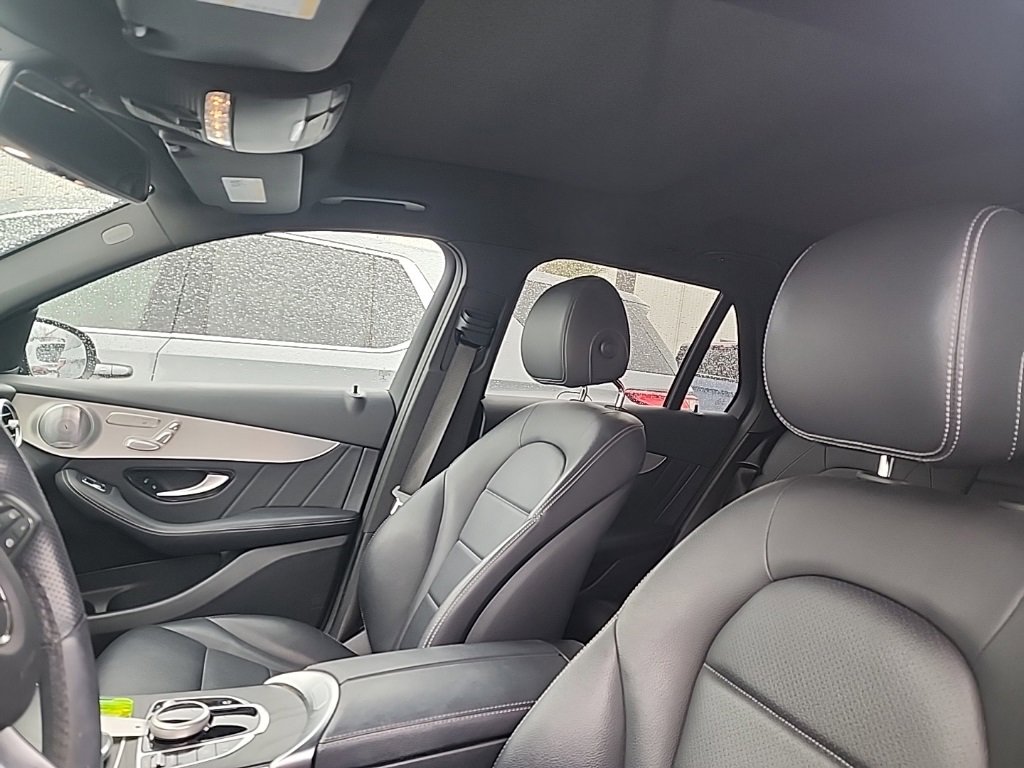 Used 2019 Mercedes-Benz GLC 300 4MATIC image 6