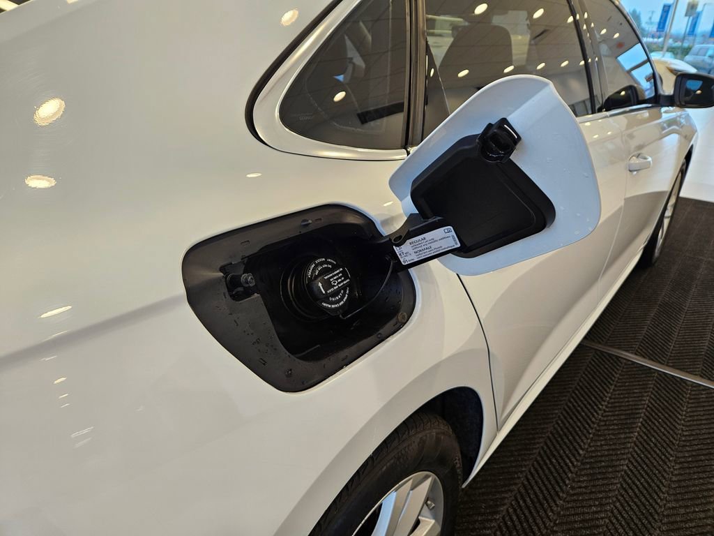 Used 2020 Volkswagen Passat 2.0T SE image 32