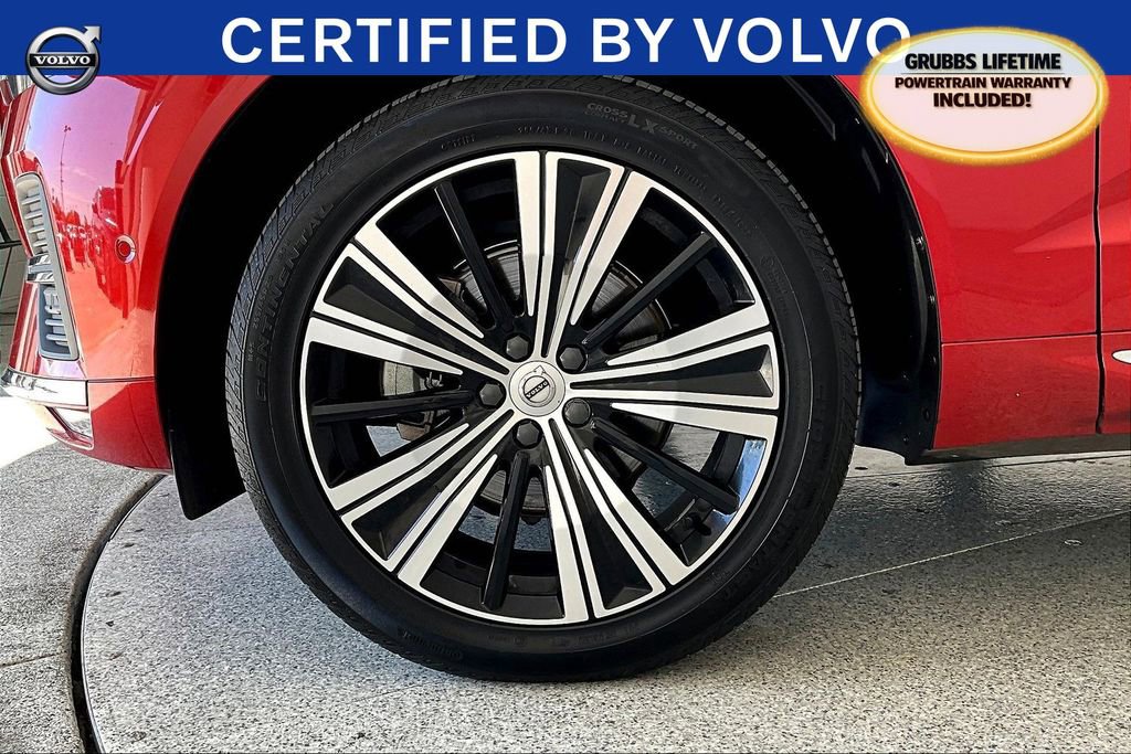 Certified 2023 Volvo XC60 B5 Plus AWD/4WD image 12