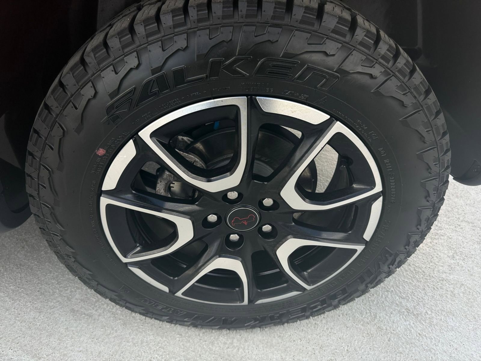 Used 2025 Jeep Compass Trailhawk image 29