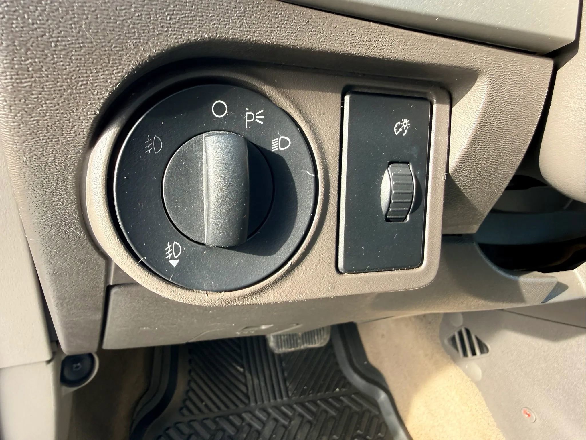 Used 2010 Ford Focus SEL FWD image 23