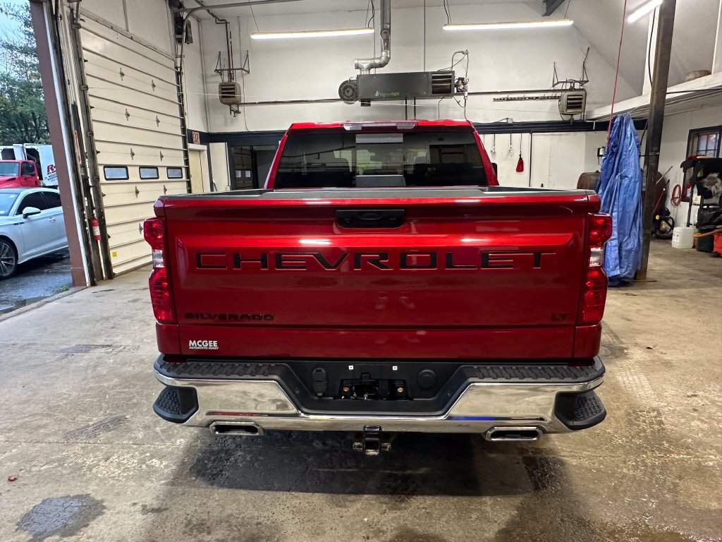 Used 2024 Chevrolet Silverado 1500 LT AWD/4WD image 4