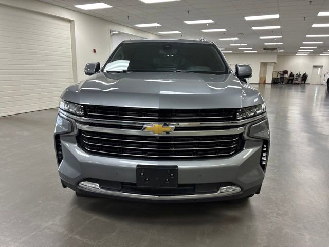 Used 2022 Chevrolet Tahoe LT w/ Luxury Package AWD/4WD image 2