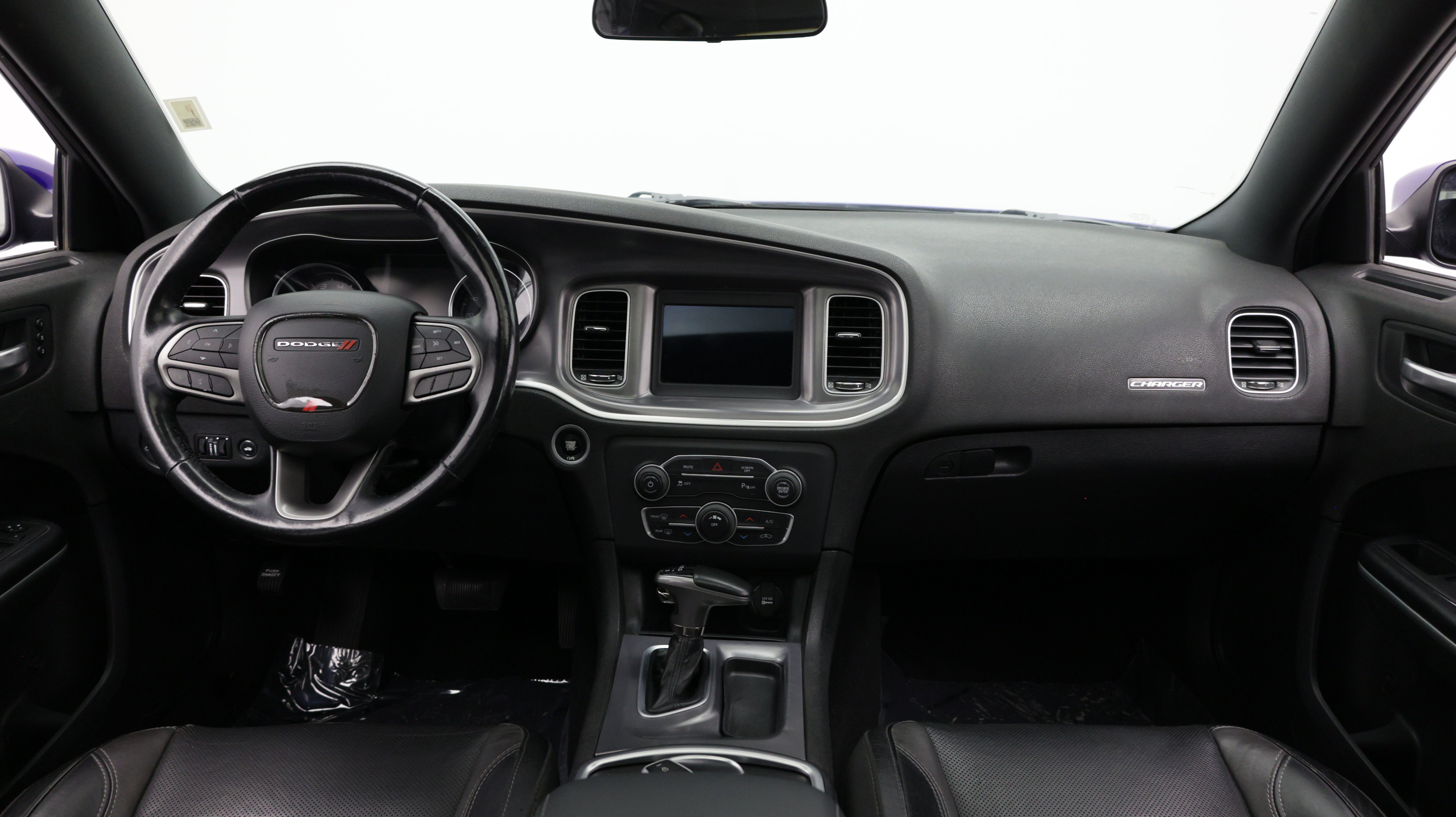 Used 2020 Dodge Charger SXT w/ Leather Interior Group RWD image 40