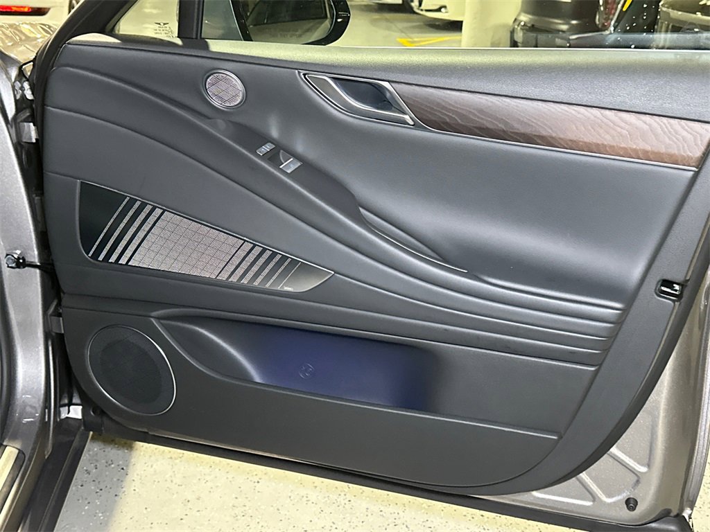 Used 2024 Genesis G80 image 13