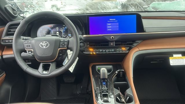 New 2025 Toyota Crown Signia w/ Advanced Technology Package image 9