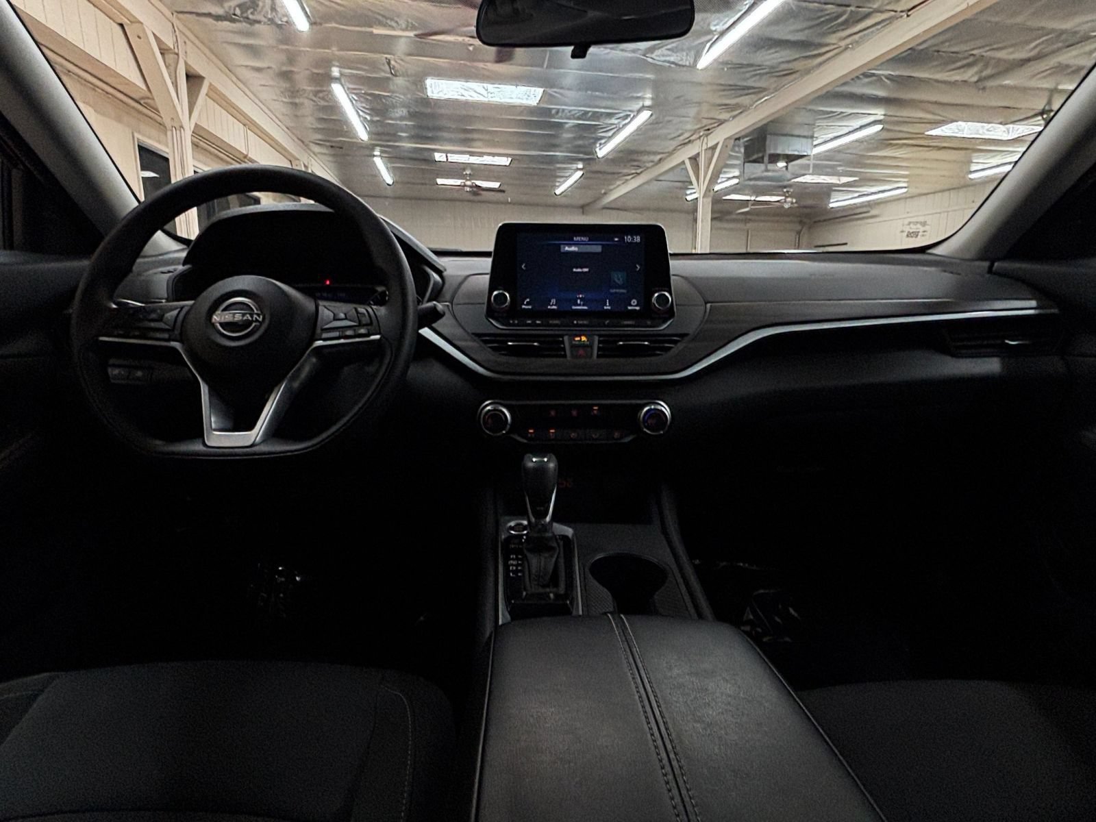 Used 2025 Nissan Altima 2.5 SV FWD image 32