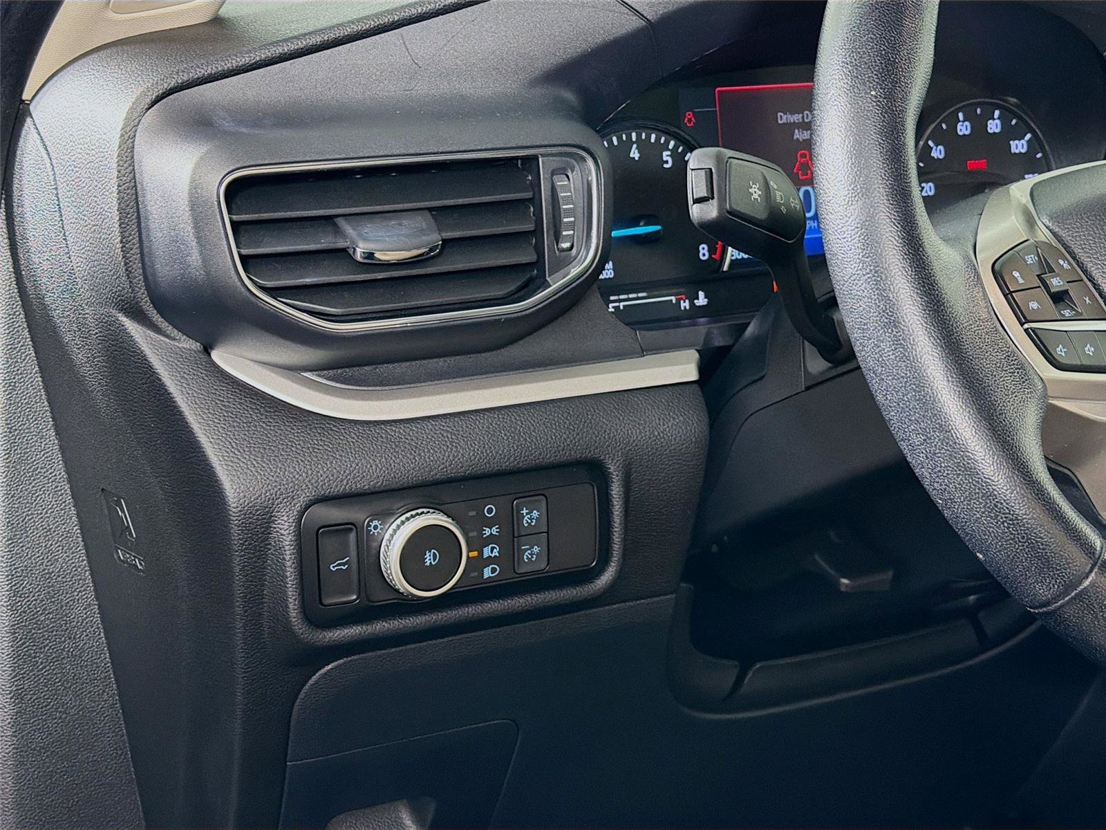 Used 2022 Ford Explorer XLT w/ Equipment Group 202A image 10