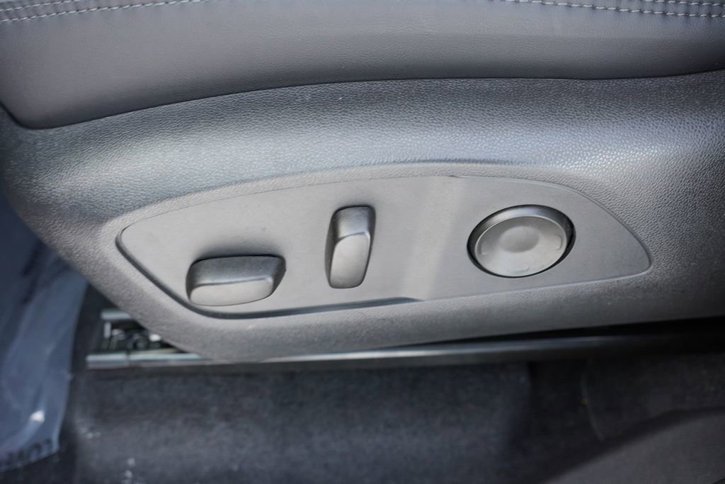 Certified 2025 GMC Acadia Denali image 27