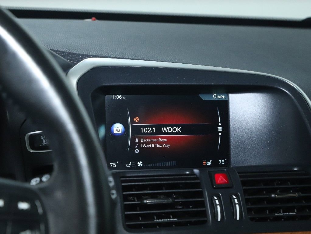 Used 2017 Volvo XC60 T6 Inscription w/ Climate Package image 27