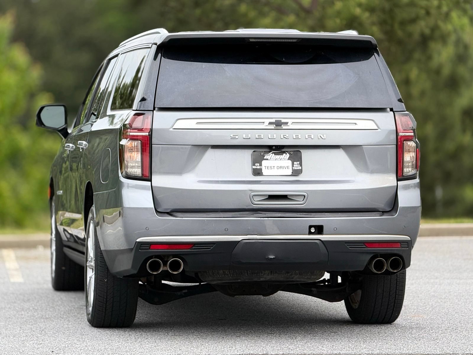 Used 2022 Chevrolet Suburban High Country AWD/4WD image 5