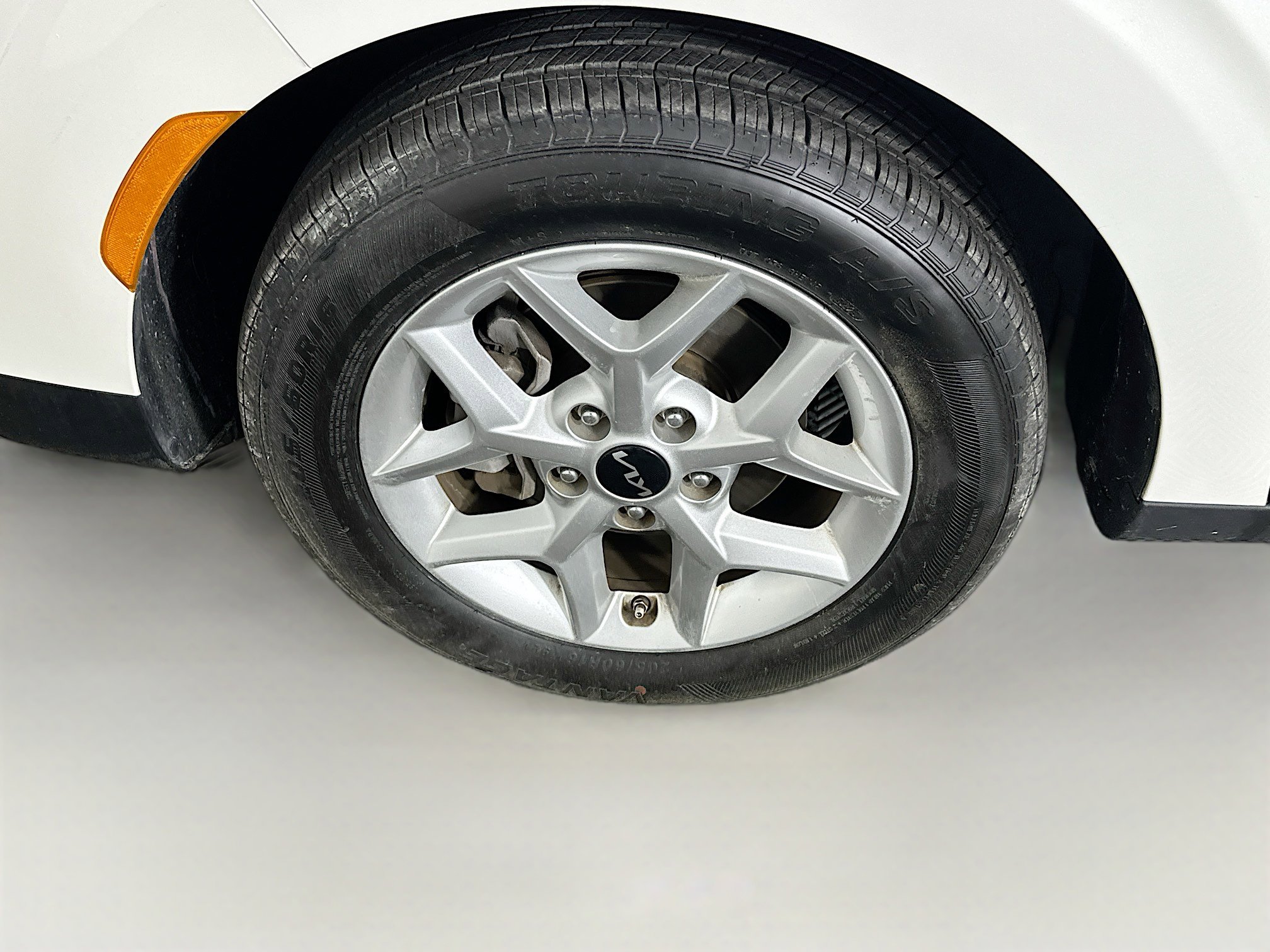 Used 2025 Kia Soul LX w/ LX Technology Package FWD image 11