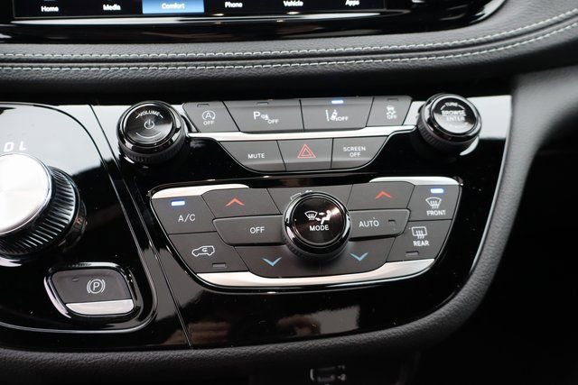 New 2026 Chrysler Pacifica Select FWD image 22