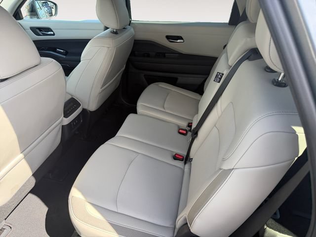 Certified 2026 Nissan Pathfinder SL AWD/4WD image 5