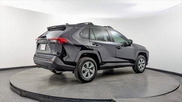 Used 2020 Toyota RAV4 LE FWD image 8