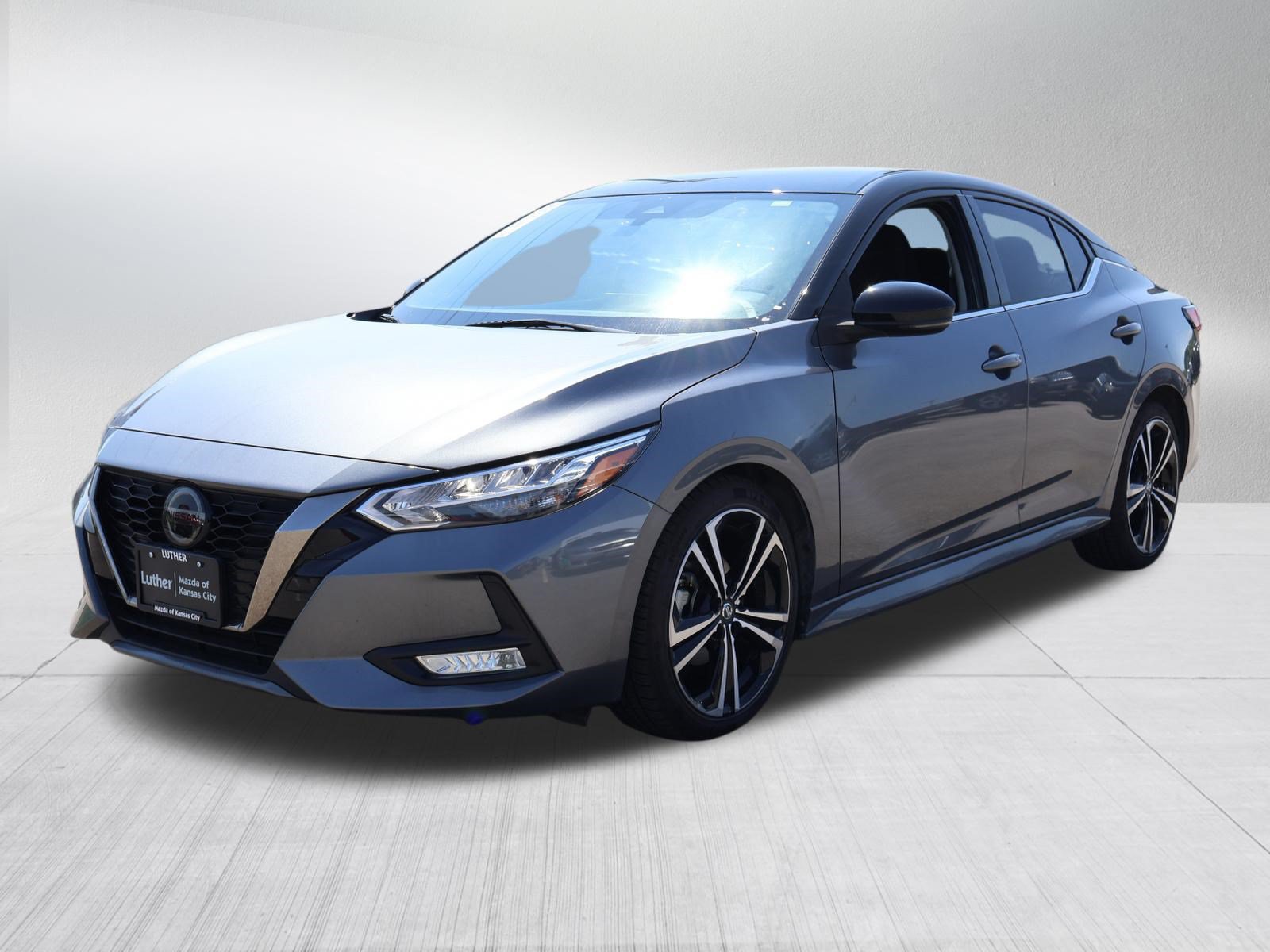 Used 2023 Nissan Sentra SR w/ Electronics Package FWD image 3
