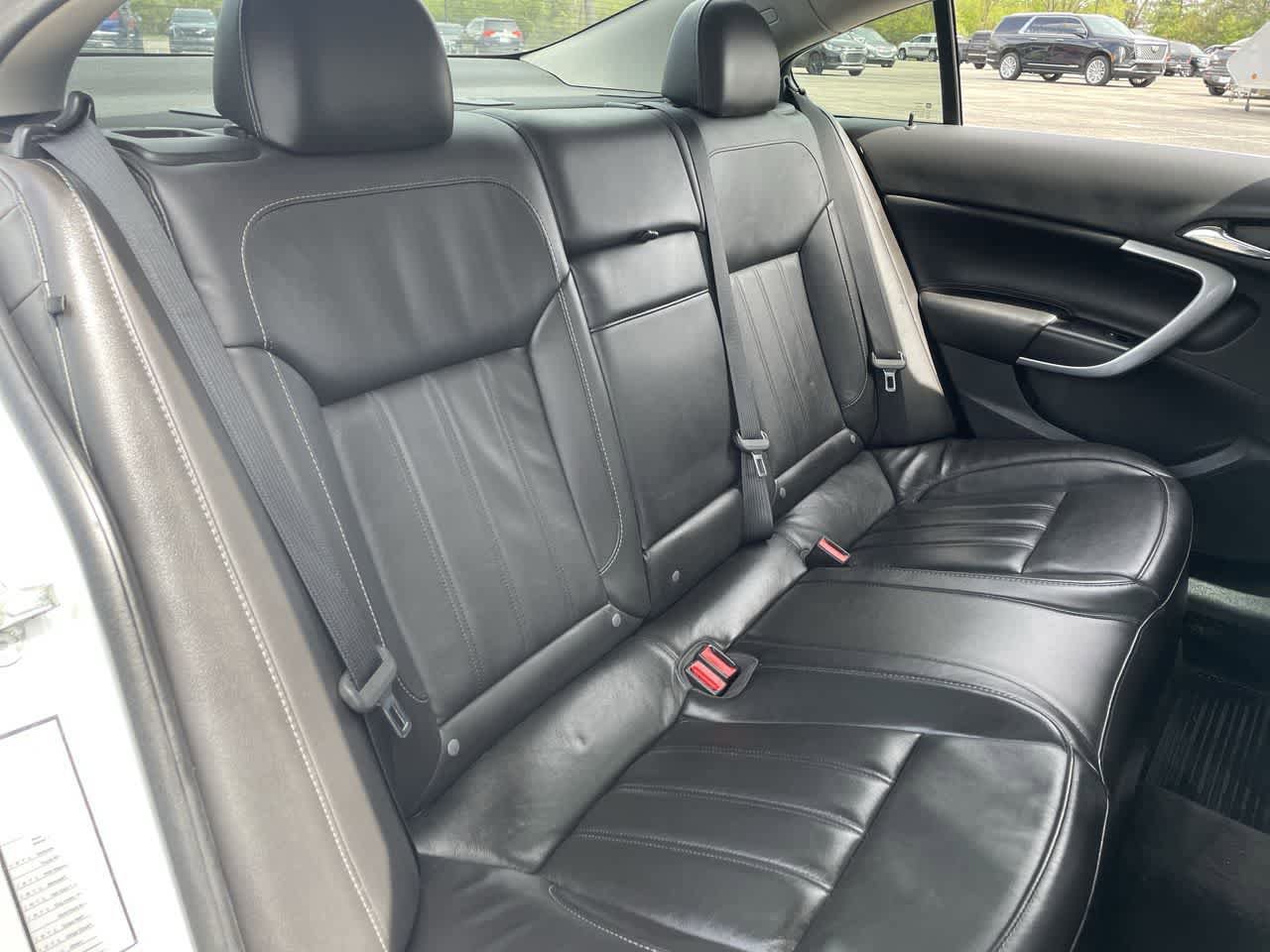 Used 2017 Buick Regal Sport Touring FWD image 15