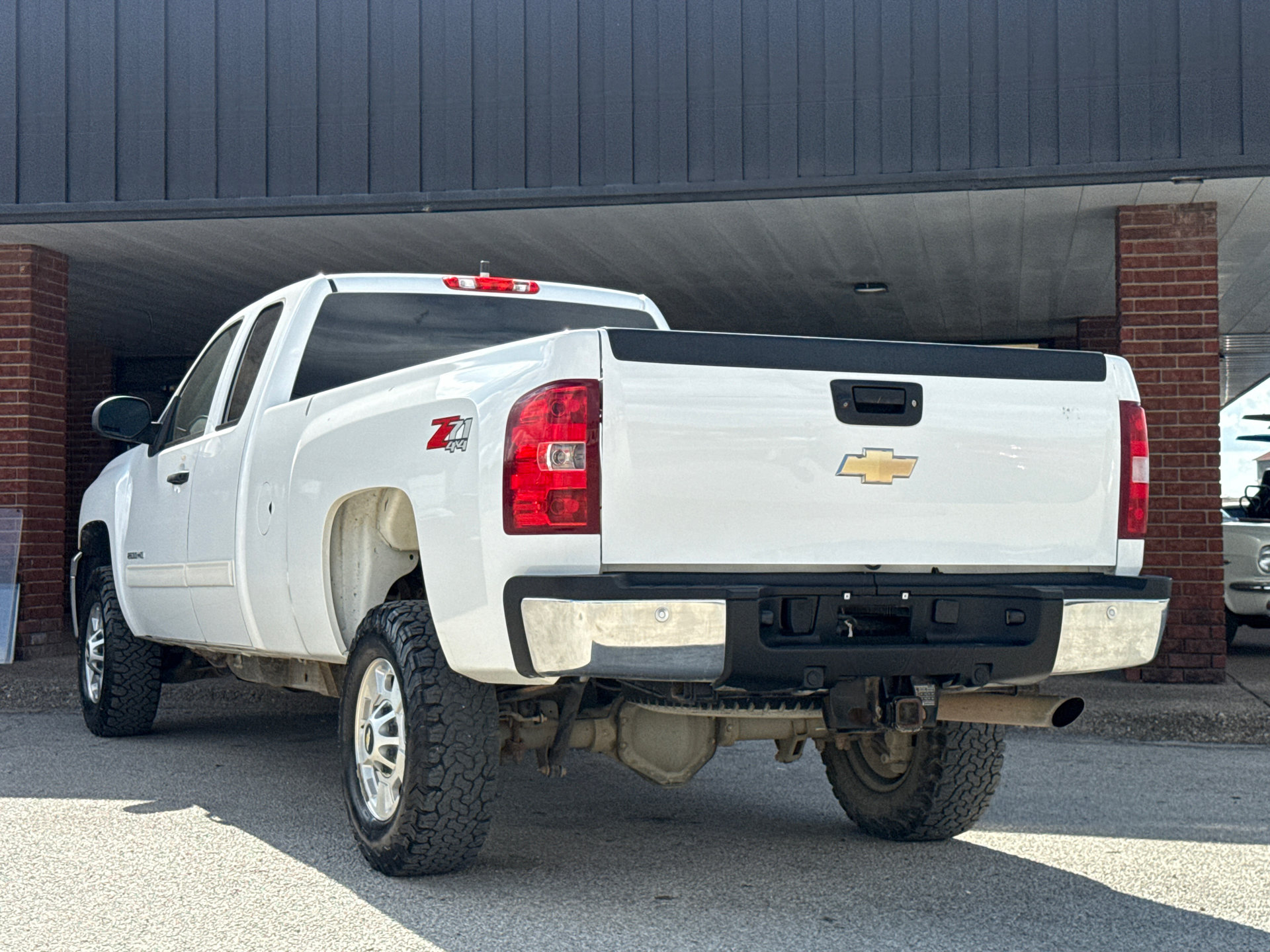 Used 2011 Chevrolet Silverado 2500 LT w/ Interior Plus Package AWD/4WD image 7