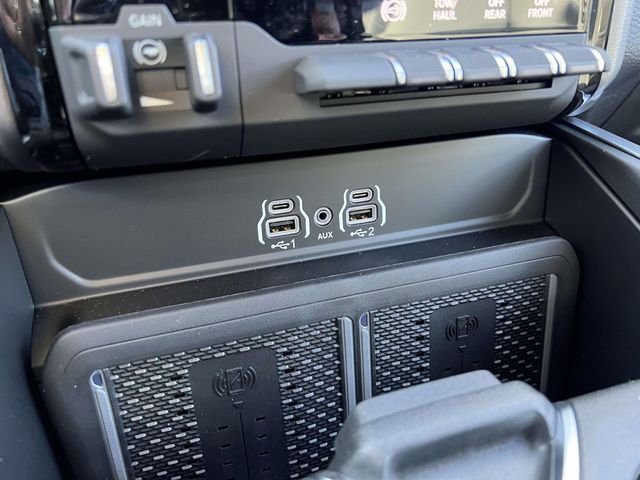 New 2026 RAM 3500 Big Horn AWD/4WD image 17