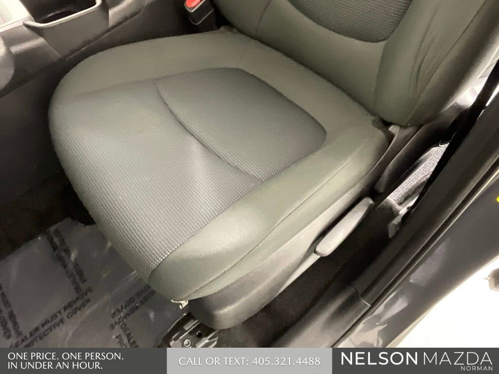 Used 2022 Toyota RAV4 LE image 25