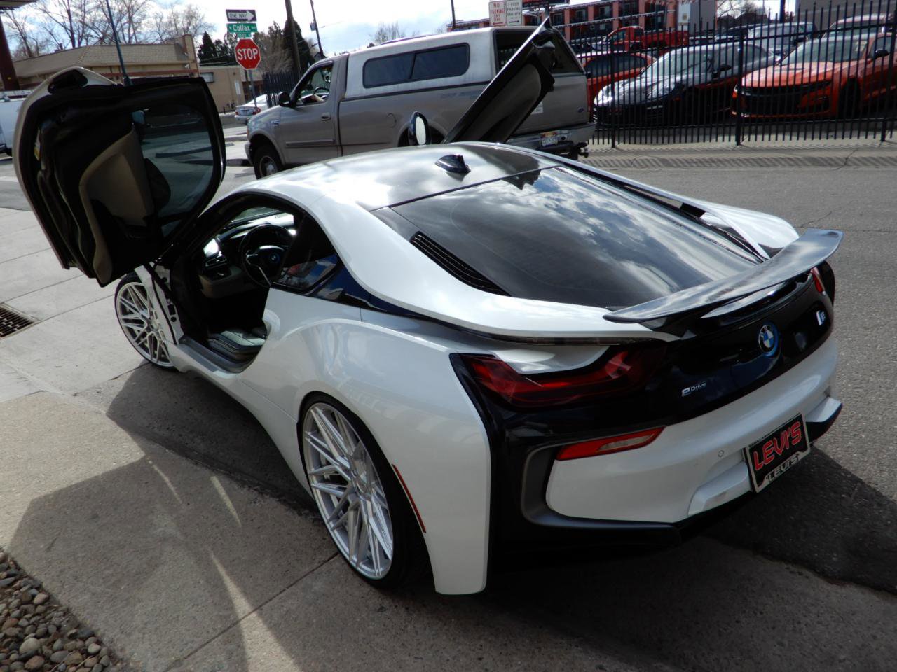 Used 2017 BMW i8 Coupe image 7